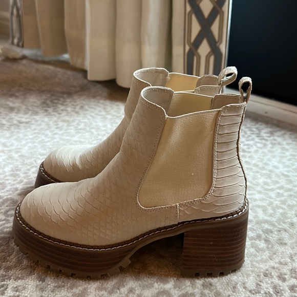 MIA Alejandro 7M white ankle platform booties - Picture 1 of 6
